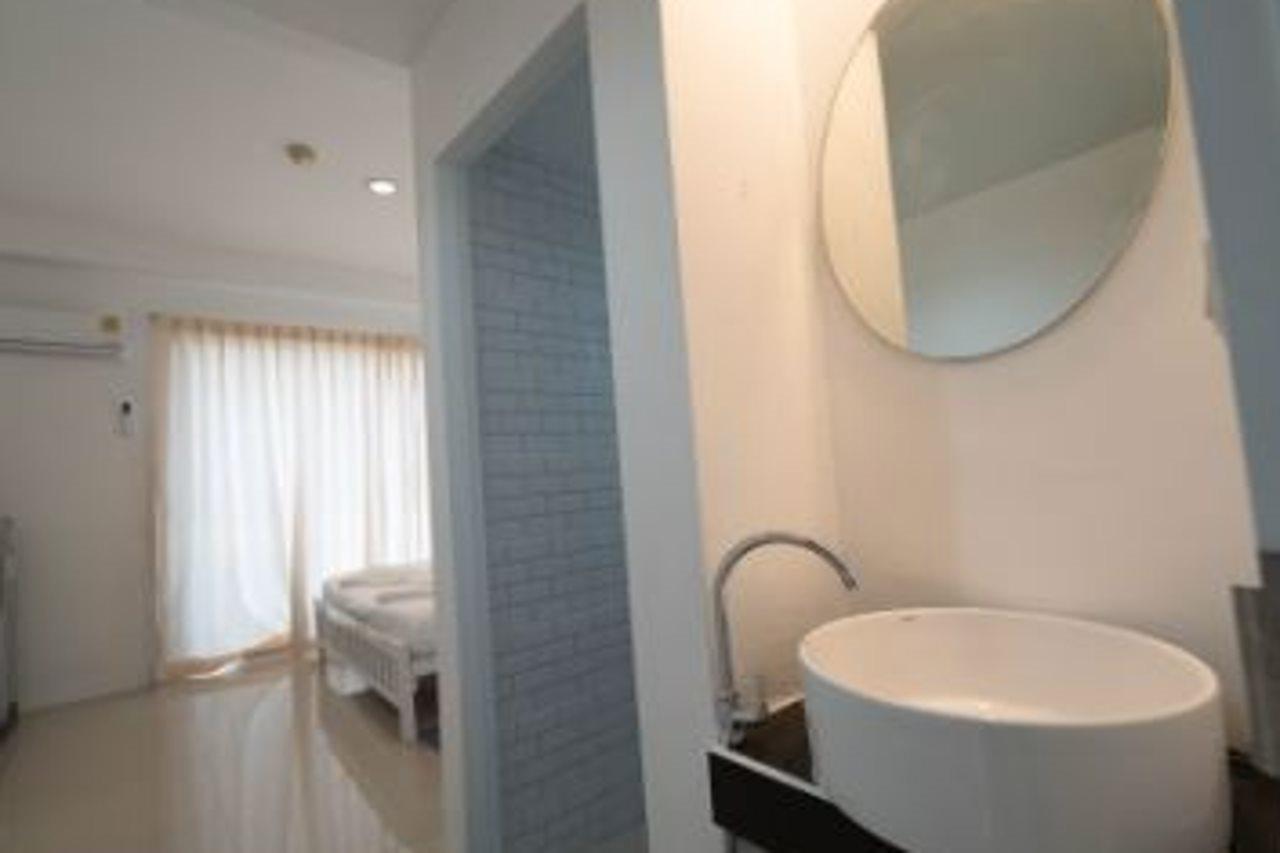 Roomquest Bangkok Sukhumvit 50 Экстерьер фото